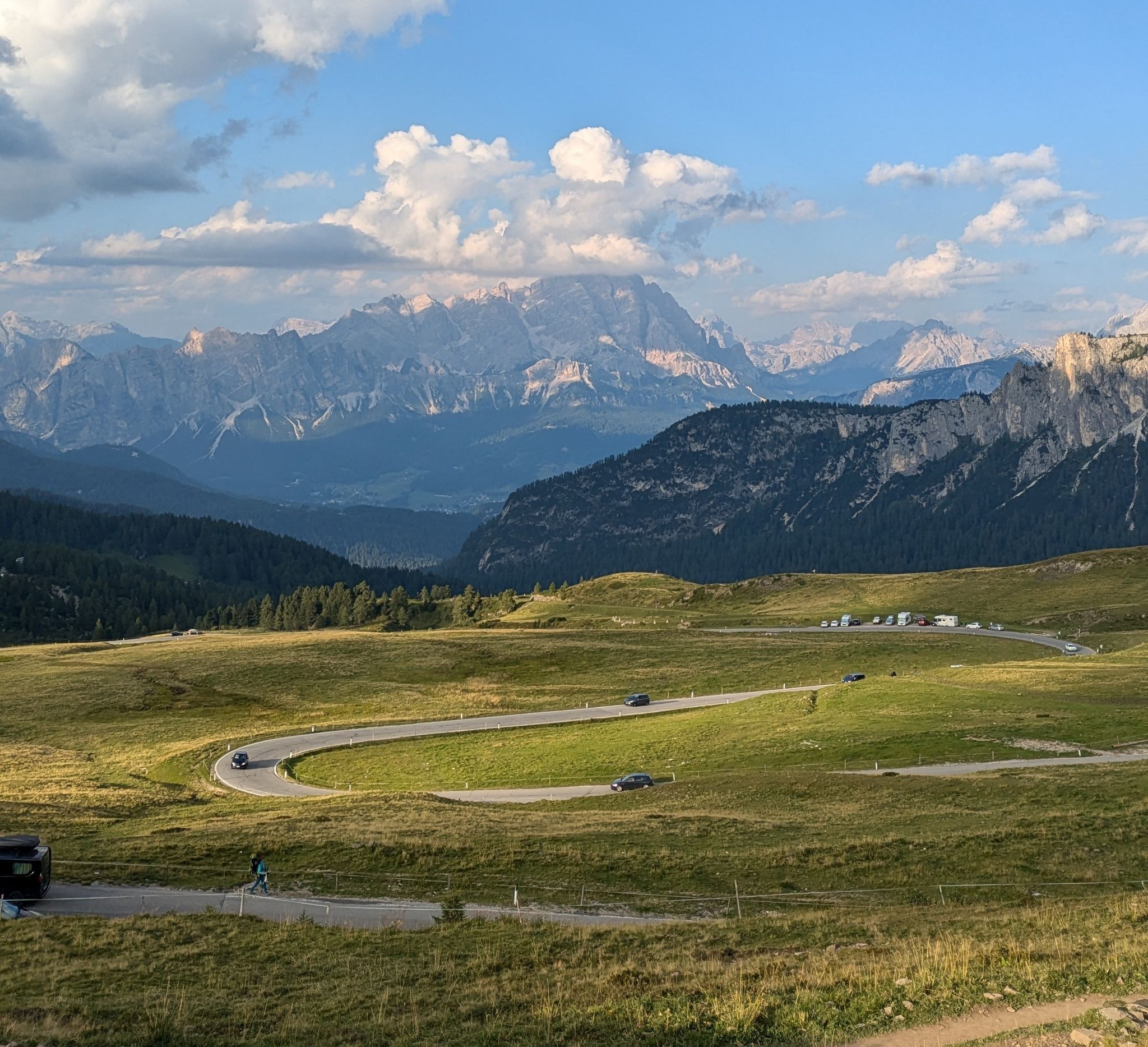 Looking at the road leading to the Passo Giau